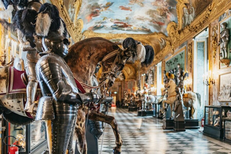 Turin: Royal Palace Entry Ticket and Guided Tour - The Mirror Room and Ballroom: Luxury With a Purpose