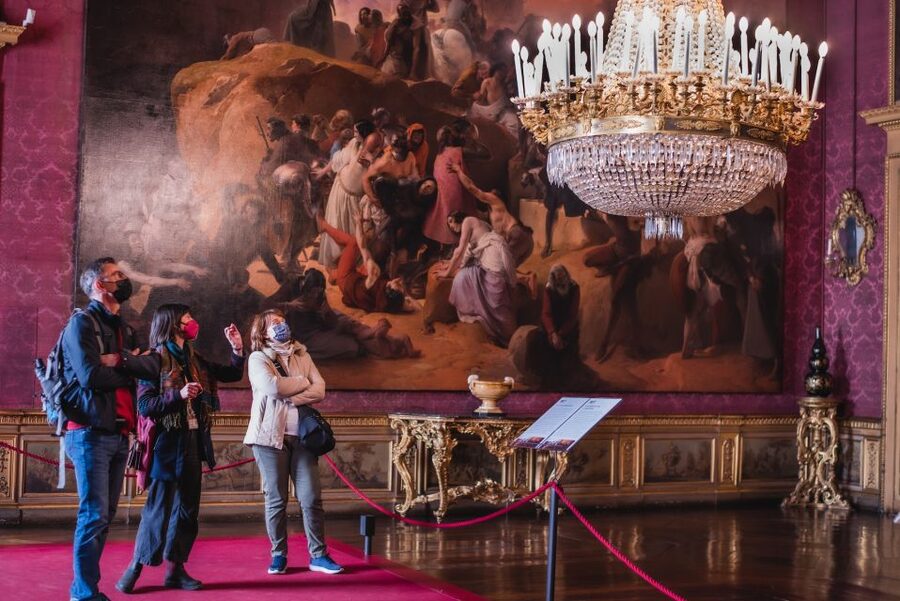 Turin: Savoy Royal Palace Small Group Guided Tour - Royal Palace Turin, fast-track entry that starts the sightseeing right