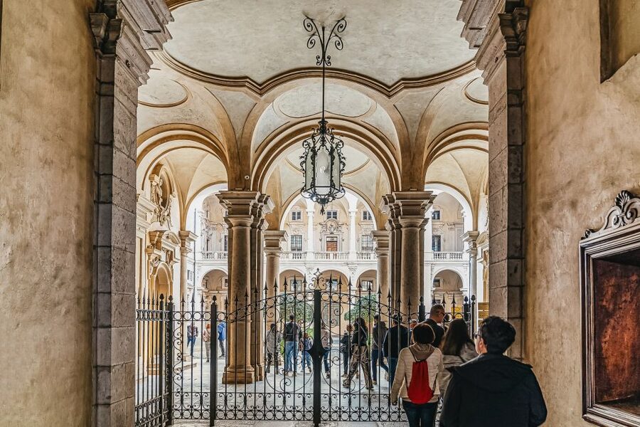 Turin: Underground Tunnels Guided Tour - Timing, group setup, and how to plan your day around 3 hours