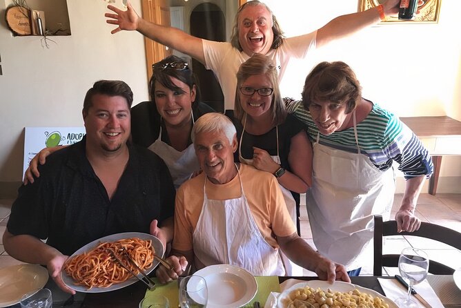 Tuscan Cooking Class - Group Size and Family Atmosphere: Why You Feel Like You Belong