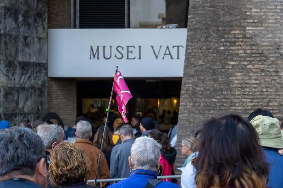 Vatican Museums & Sistine Chapel Skip-the-Ticket-Line Tour - Why the skip-the-line partner entrance is the whole point