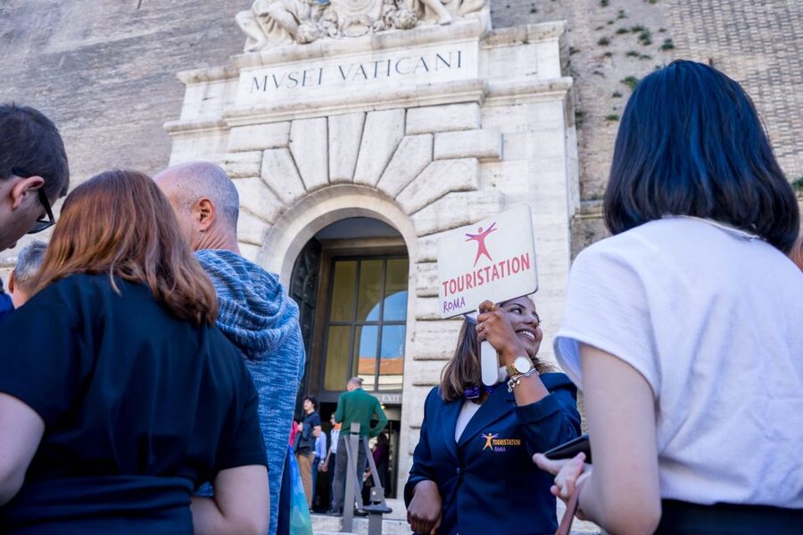 Vatican: Sistine Chapel and Vatican Museums Guided Tour - Guides, Headsets, and Why the Group Pace Can Make or Break It