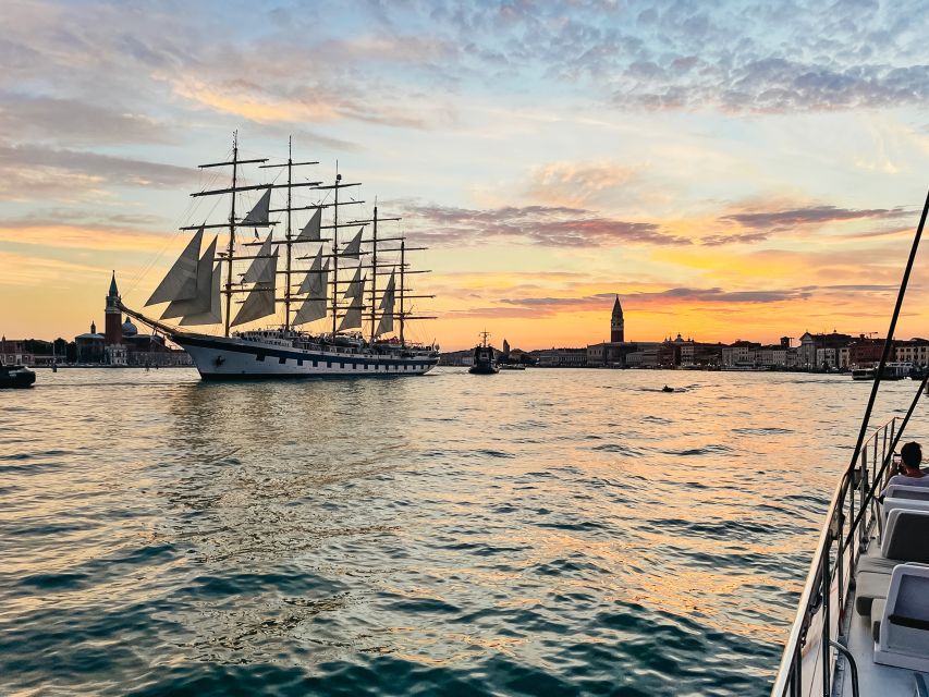 Venice: Catamaran Sunset Jazz Cruise with Aperitivo - Dress Code, Shoes, and On-Deck Comfort Rules