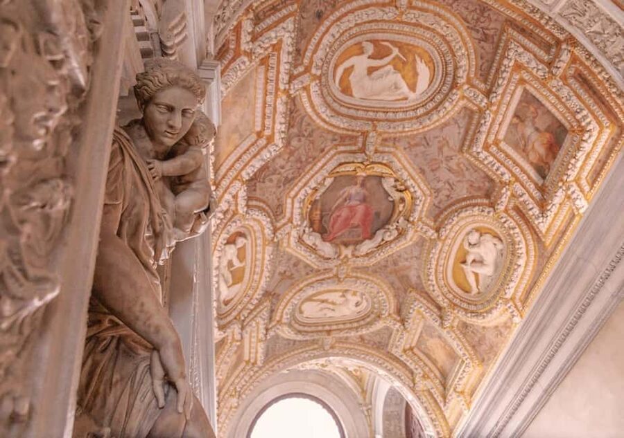 Venice: Doge's Palace and St Mark's Tour with Gondola Ride - Optional full-day upgrade to Murano and Burano