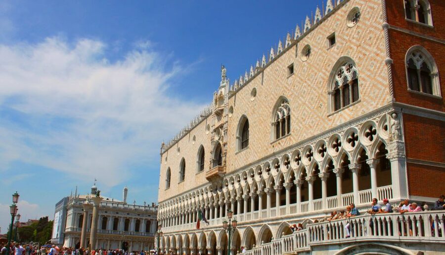 Venice: Doge's Palace, Bridge of Sighs & Prisons Guided Tour - Optional Gondola Upgrade: When to Add Water Time