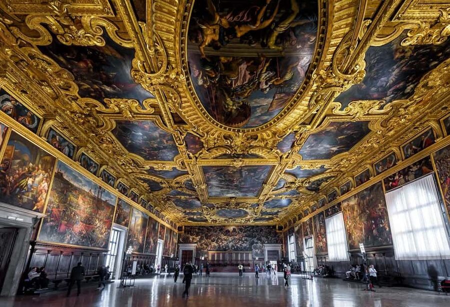 Venice: Doge's Palace Guided Tour with Optional Gondola Ride - St Mark’s Square: more than a postcard stop
