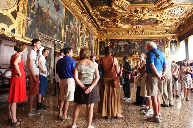 Venice: Doge’s Palace Prisons & Secret Itineraries Guided Tour - Bridge of Sighs into the New Prison: the “last look” moment