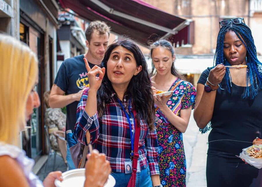 Venice: Food Tasting Tour with Cicchetti and Wine - The 15 tastings: how to make the most of a very full 3 hours