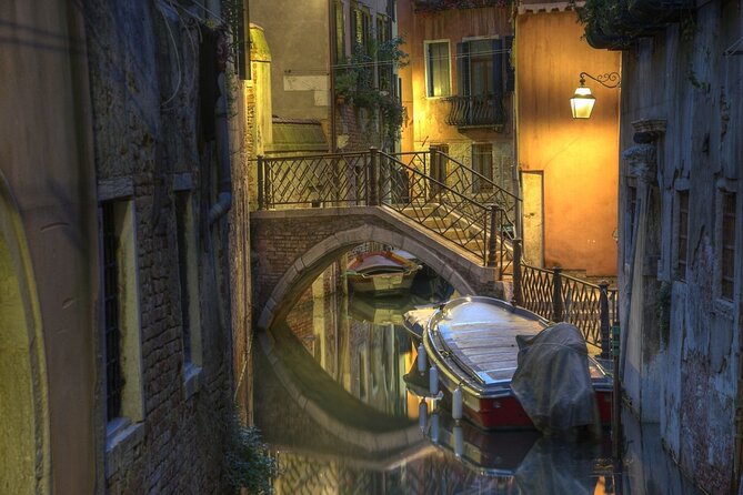 Venice Ghost Stories, Legends and Anecdotes Tour - Riva del Carbon: palaces, hotel lives, and dark rumors