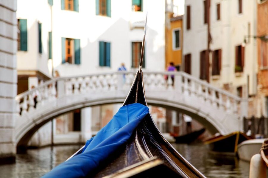 Venice: Gondola Ride with Live Guide or Audio Guide - Meeting point stress, and how to find your group fast