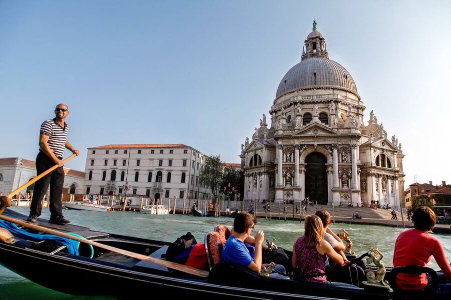 Venice: Gondola Ride with Live Guide or Audio Guide - Who should book, and who should skip this gondola ride