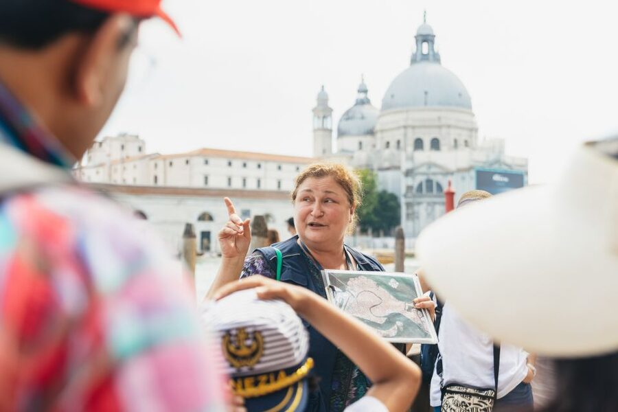 Venice: Grand Canal Gondola Ride with App Commentary - Who this gondola option suits best