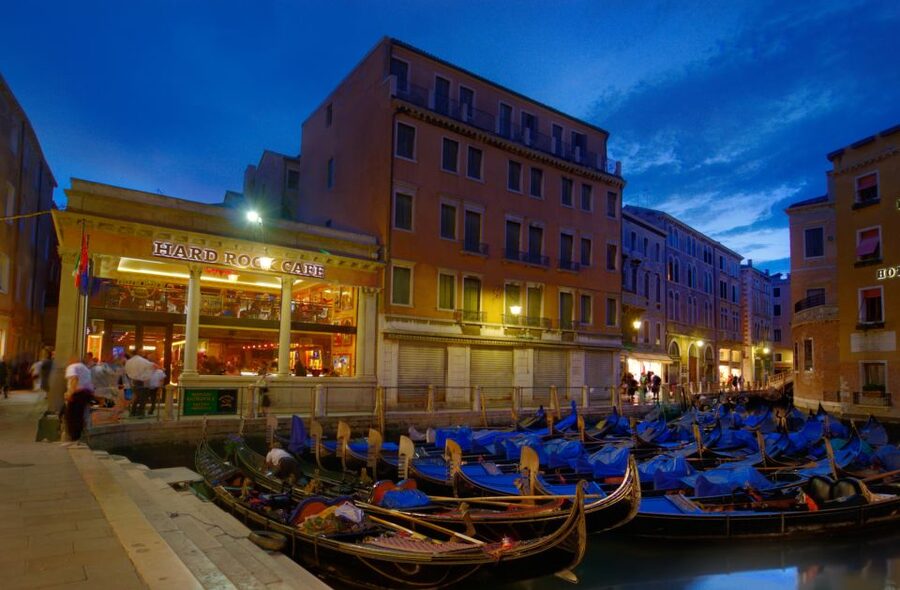 Venice: Hard Rock Cafe with Set Menu for Lunch or Dinner - Where the lunch or dinner lands: Bacino Orseolo and St Mark’s area