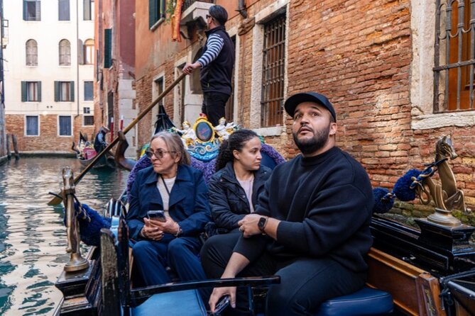 Venice in A Day: St Mark's Basilica, Doge's Palace & Gondola Ride - Lunch Break in Venice: Use the 90 Minutes Wisely