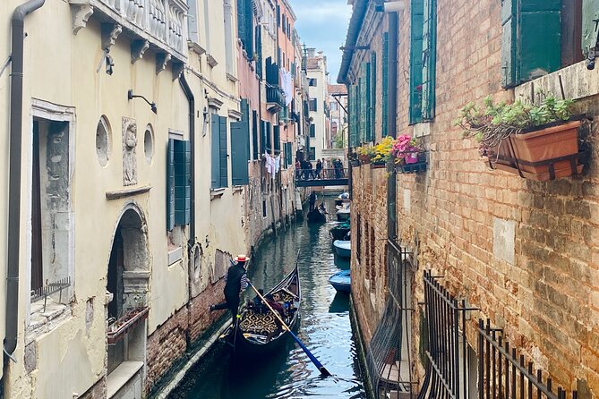 Venice: Jewish Ghetto & Cannaregio Area Food Tour: Pasta Wine Gelato and More! - What to expect about synagogue access and why it is not a kosher tour