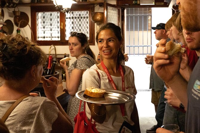 Venice Like a Local: Food, Wine & Spritz Tour with Traghetto Ride - Crossing the Grand Canal Like a Local on a Traghetto