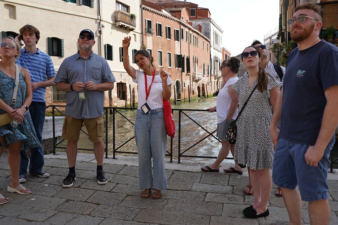 Venice Like a Local: Food, Wine & Spritz Tour with Traghetto Ride - Drinks Plan and What Those Included Tastings Really Mean