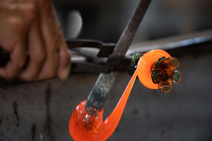 Venice: Murano and Burano Excursion - Who should book this excursion?