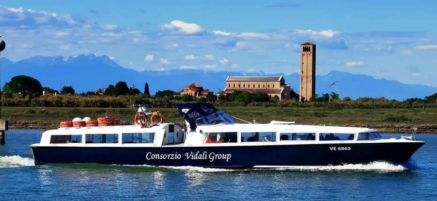 Venice: Murano and Burano Half-Day Lagoon Trip - How to spend your hour on Murano and your hour on Burano