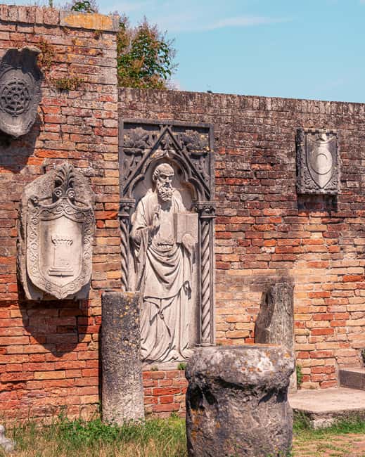 Venice: Murano, Burano, Torcello, and Glass Factory Tour - Burano’s Color and Lace Traditions, Plus Time for Lunch
