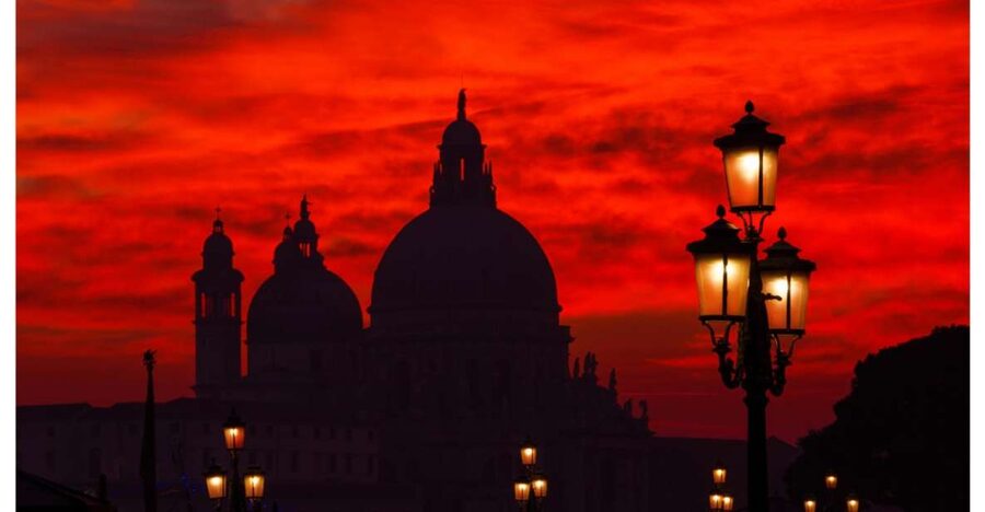Venice: Mysterious Tales of Ghosts and Murders - Where You Start: Campo San Bartolomio Outside the Farmacia