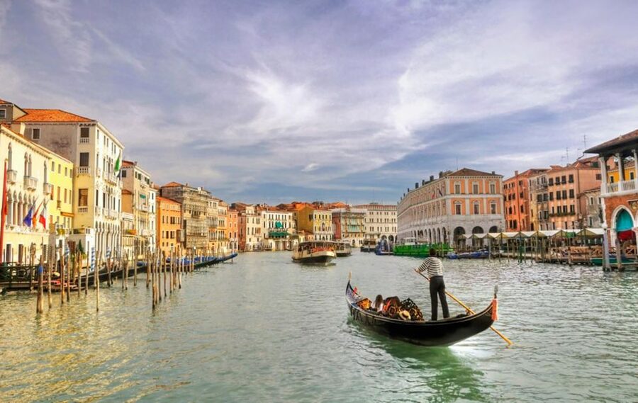 Venice: Private Gondola Cruise for up to 5 Passengers - Key takeaways before you choose this gondola