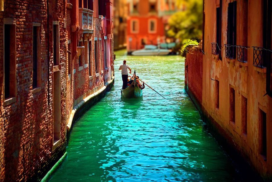 Venice: Private Gondola Cruise for up to 5 Passengers - Should you book this private gondola cruise with Bucintoro Viaggi?