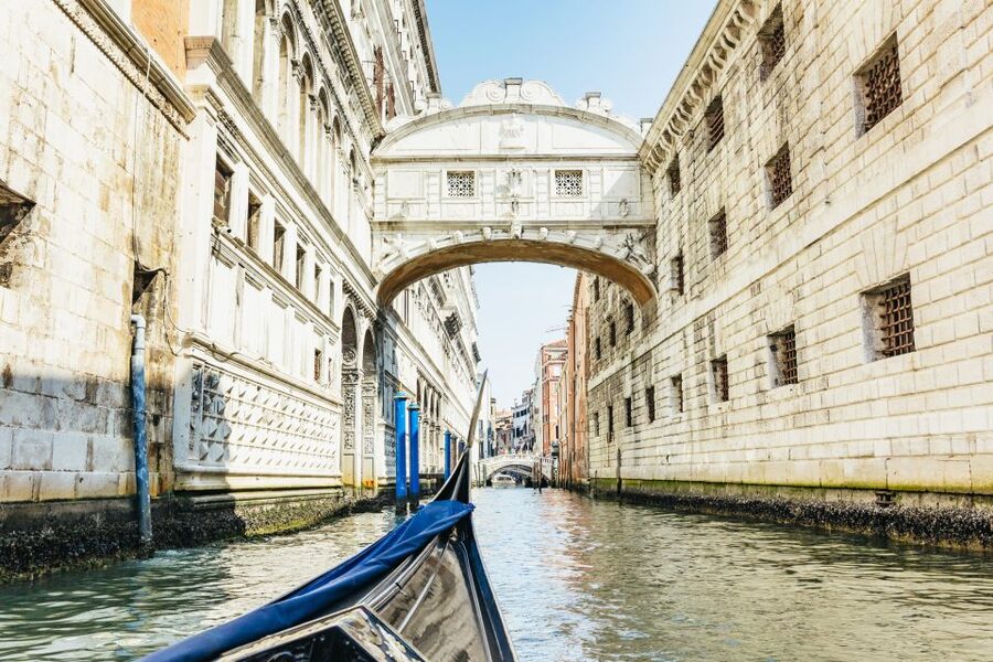 Venice: Private Gondola Ride along Grand Canal - Self-guided audio: how to make sure you get the stories