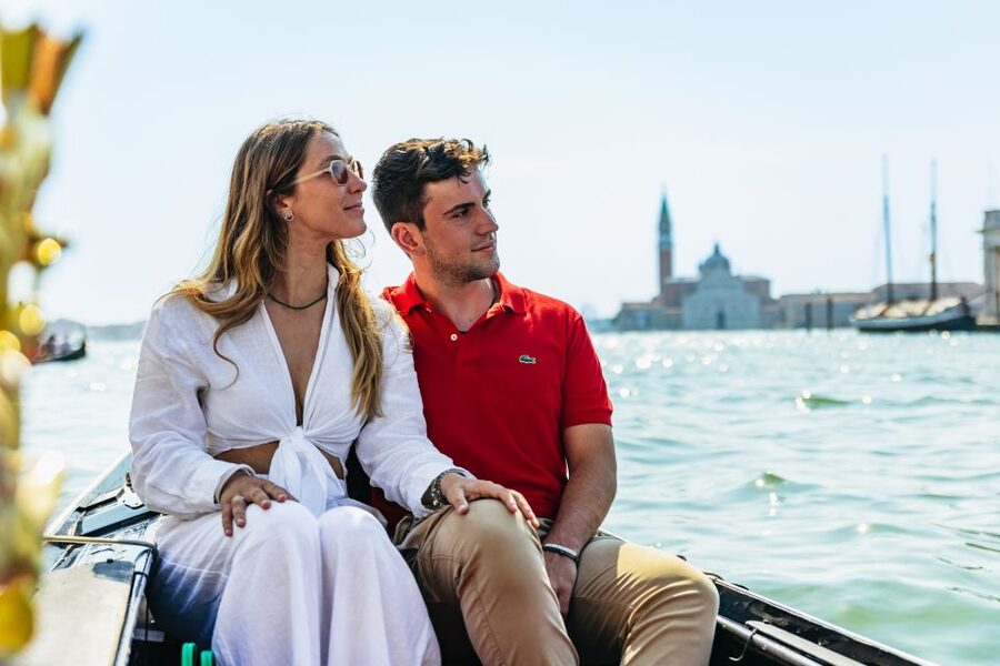 Venice: Private Gondola Ride along Grand Canal - Getting the most out of it: comfort, photos, and timing