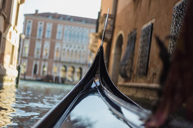 Venice's Best: Basilica, Doge's Palace, Gondola & History Gallery - Where the Tour Starts, and Why That Location Is Handy