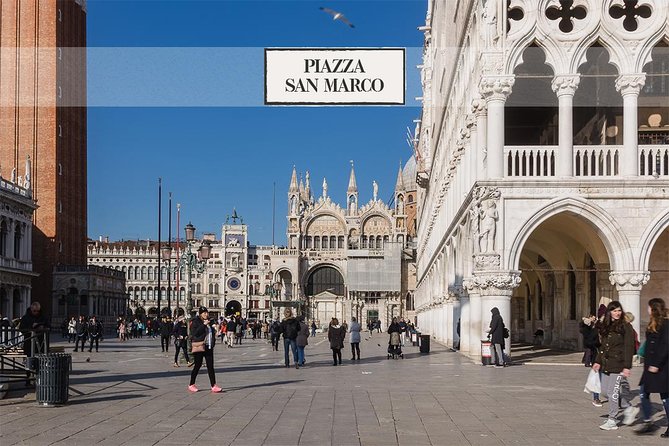 Venice's Best: Basilica, Doge's Palace, Gondola & History Gallery - History Gallery VR: A Quick Way to Set the Scene