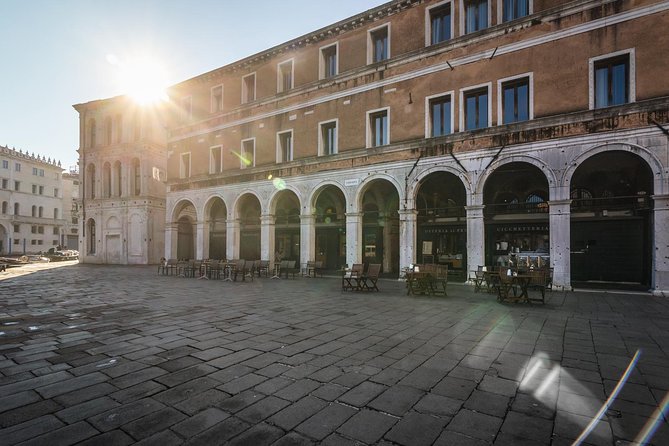 Venice: San Marco to Rialto Walking Tour & Spritz Like a Local - Rialto Area Escort: Bridge Views That Make the Walk Worth It