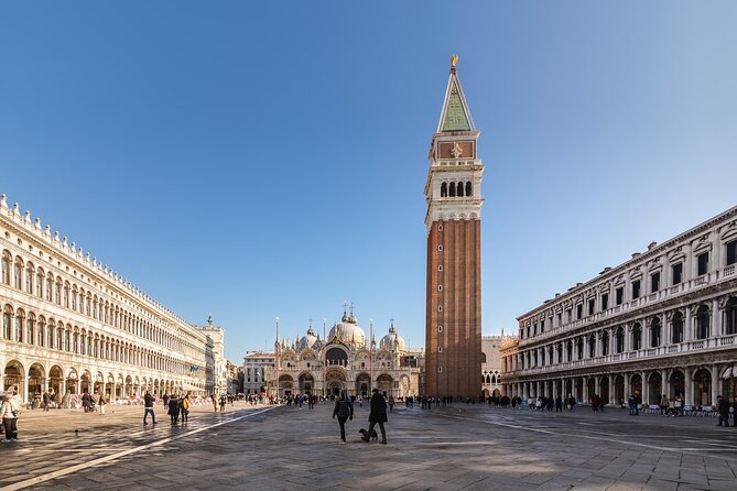Venice: San Marco to Rialto Walking Tour & Spritz Like a Local - Spritz Like a Local at a Bacaro Break