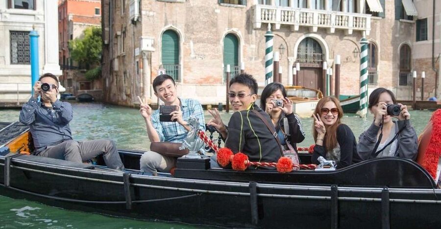 Venice Shared Gondola Ride - What a Shared Gondola Ride Means in Real Life