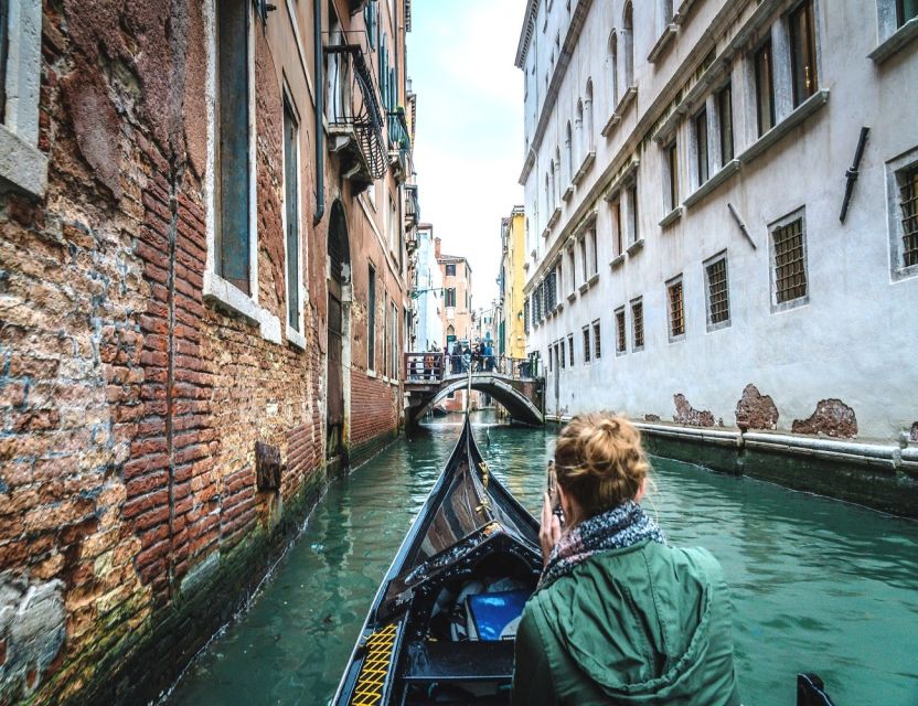 Venice Shared Gondola Ride - Comfort Tips That Make a Short Ride Much Better