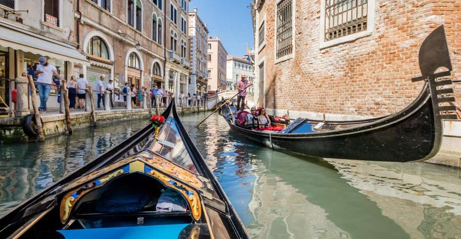 Venice: Shared Gondola Ride Across the Grand Canal - Should you book it? My practical take