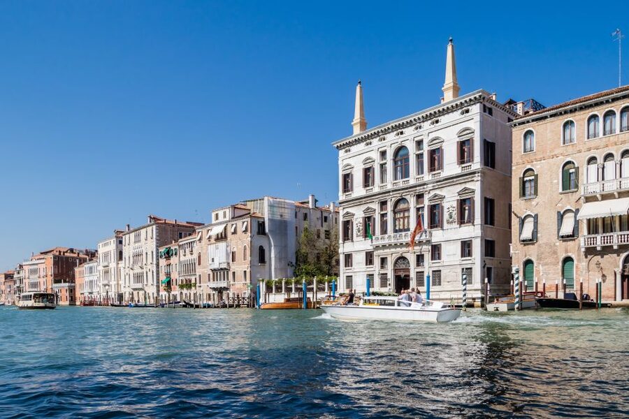 Venice: Shared Gondola Ride Across the Grand Canal - Grand Canal crossings and bridge views: what you’ll see on the water