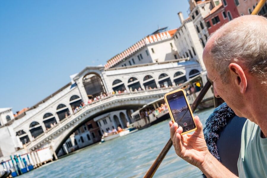 Venice: Shared Gondola Ride Across the Grand Canal - Who this shared gondola ride is best for