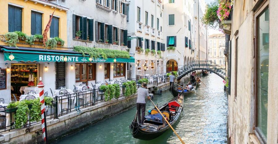 Venice: Shared Gondola Ride through the Lagoon City - Key things I’d zero in on