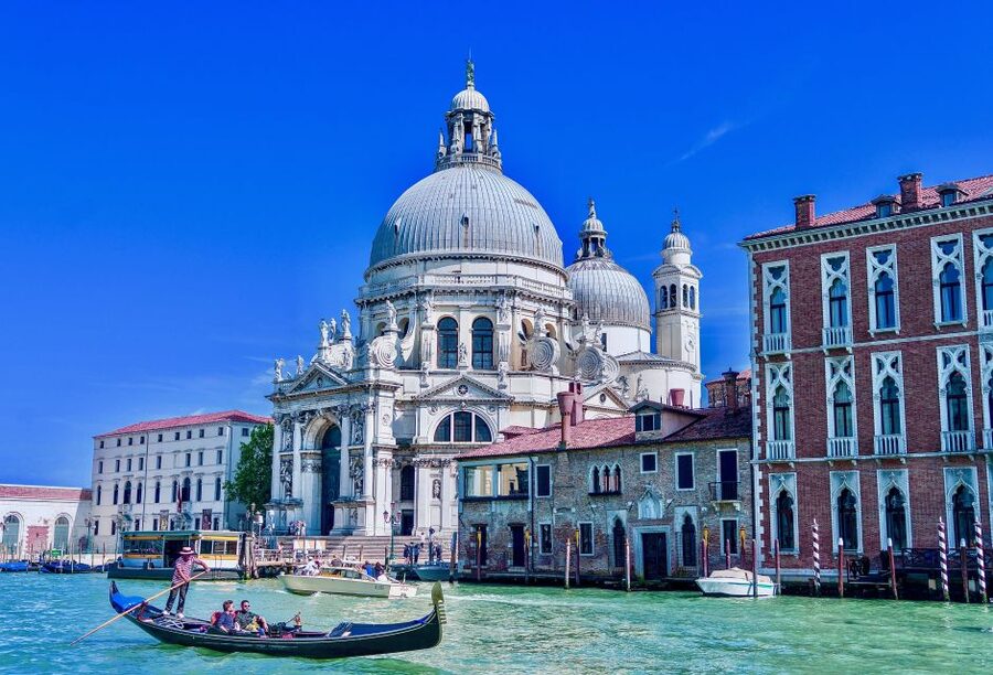 Venice: Shared Gondola Ride through the Lagoon City - Timing, waiting, and high-season reality