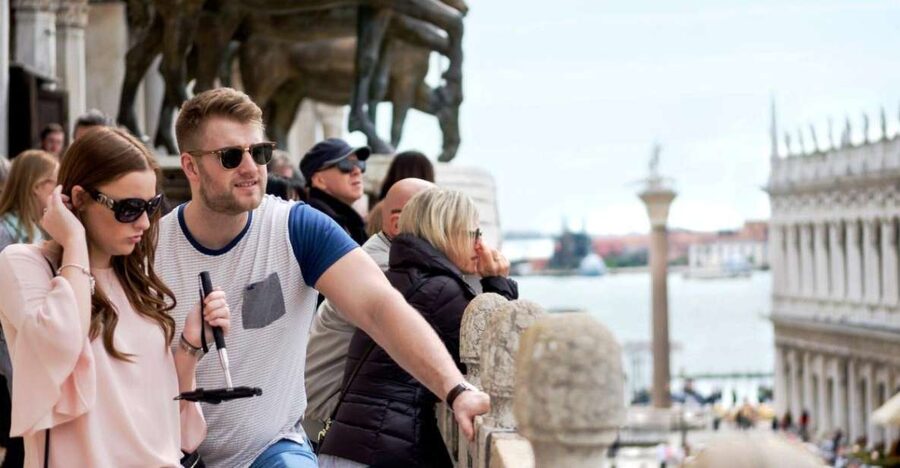 Venice St. Mark's Basilica Guided tour & optional Pala d'Oro - Entering St Mark’s Basilica with context, not just cameras