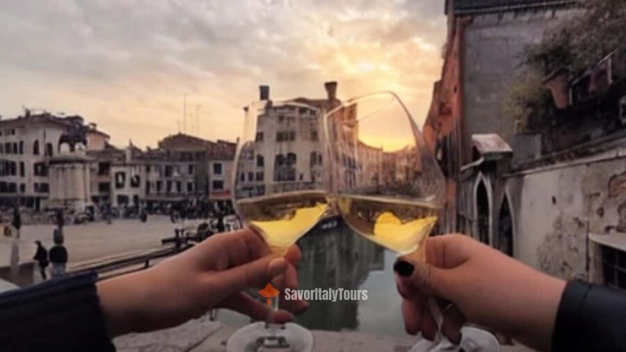 Venice: Sunset Walking Tour with Food and Wine Tastings - Quick hits: what makes this sunset tour work