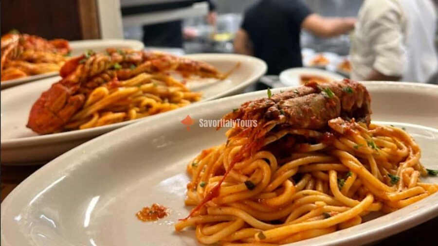 Venice: Sunset Walking Tour with Food and Wine Tastings - Meeting at the fountain under the clock, then straight into Venice food mode