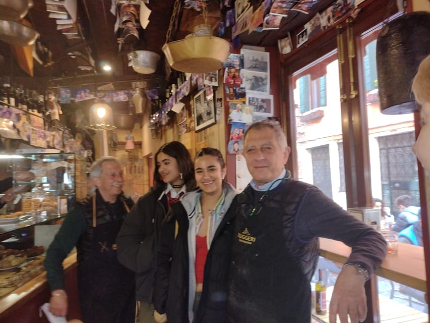 Venice: Sunset Walking Tour with Food and Wine Tastings - The cicchetti crawl: 14+ tastings across 7 spots, with wine built in