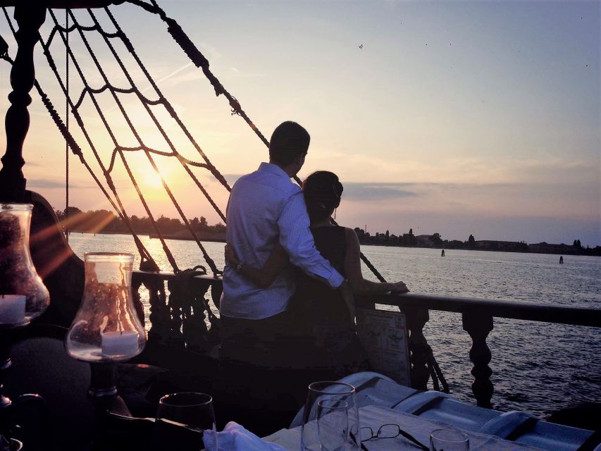 Venice: Venetian Lagoon Tour and Galleon Dinner - Service and Comfort: The Stuff You Feel, Not Just the Stuff You See