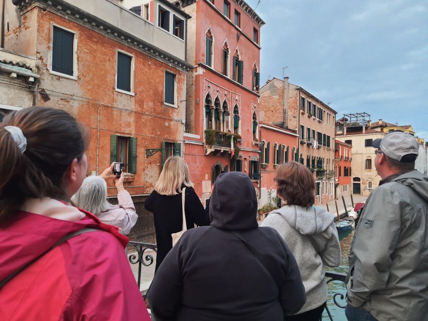 Venice: Walking Guided Tour of the City Must-See Sites - Ending in Piazza San Marco: Basilica and Palazzo Ducale Views Without the Rush