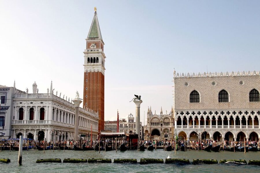 Venice: Walking tour, Doge Palace, & St. Mark's Basilica - Pace, comfort, and what to bring for 4 to 8 hours
