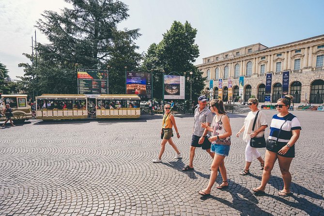 Verona All in one: Food Walking Tour, Lunch & Wine - Who guides to look for, and why it changes the tour