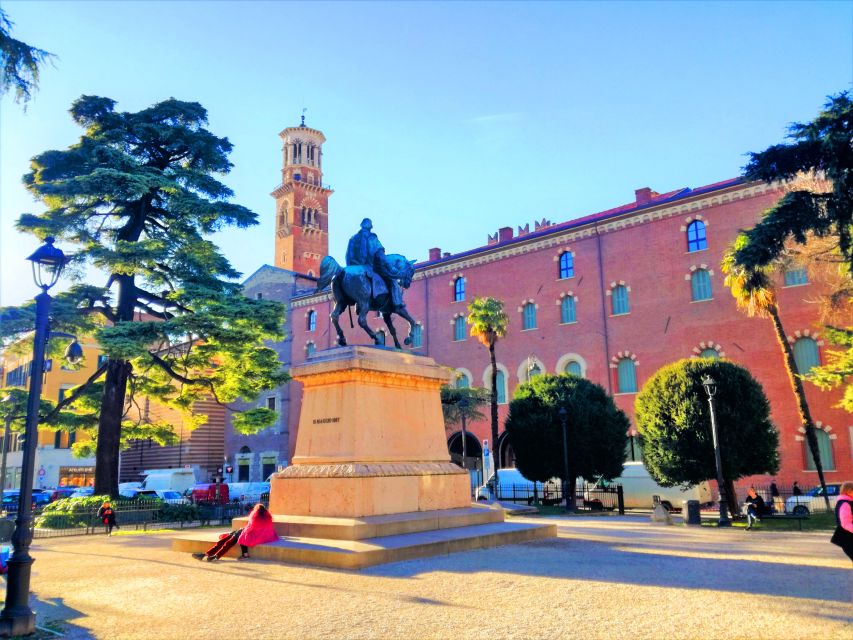 Verona: History and Hidden Gems Guided Walking Tour - Roman clues: Porta Borsari and the gateway to older Verona