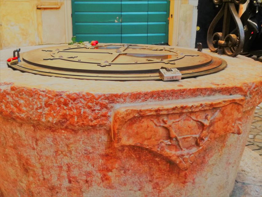 Verona: History and Hidden Gems Guided Walking Tour - Corso and Porta Jovia, small stops with big context